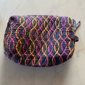 Accessory cloth pouch.